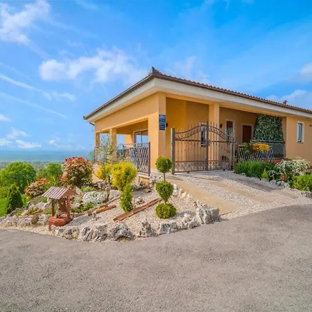 Appartamento Daria With Private Pool