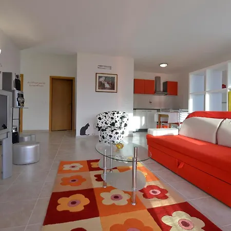 Daria With Private Pool Apartment